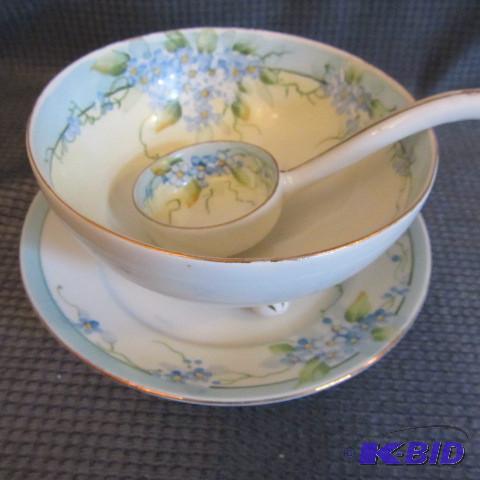 lot 33 image: Fancy Mayonnaise Set
