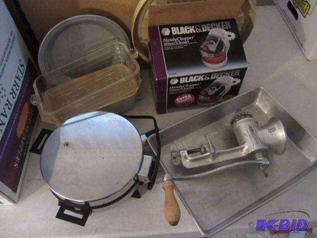 lot 331 image: Bakeware