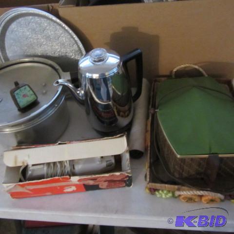 lot 335 image: Cookware