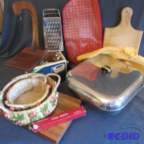 lot 35 image: Kitchenwares