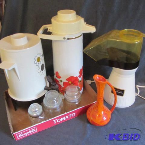 lot 36 image: Kitchenwares