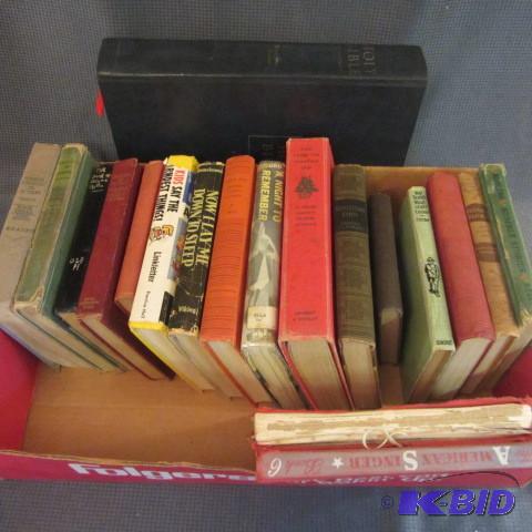 lot 370 image: Vintage Books