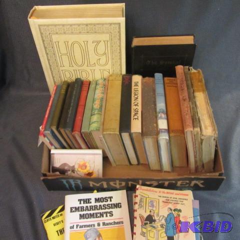 lot 371 image: Vintage Books