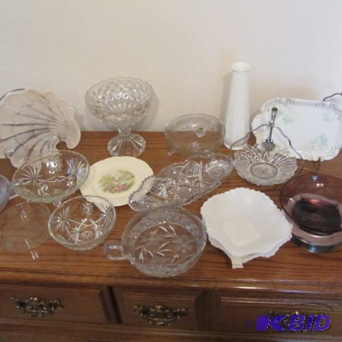 lot 387 image: Glassware