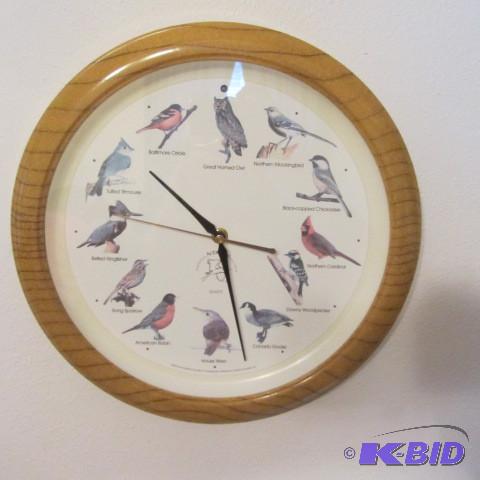 lot 411 image: Bird Clock