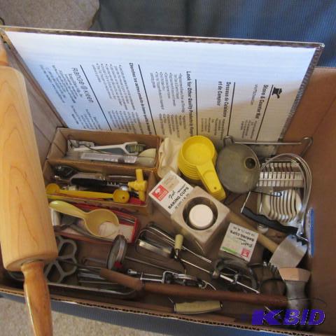 lot 43 image: Kitchenwares