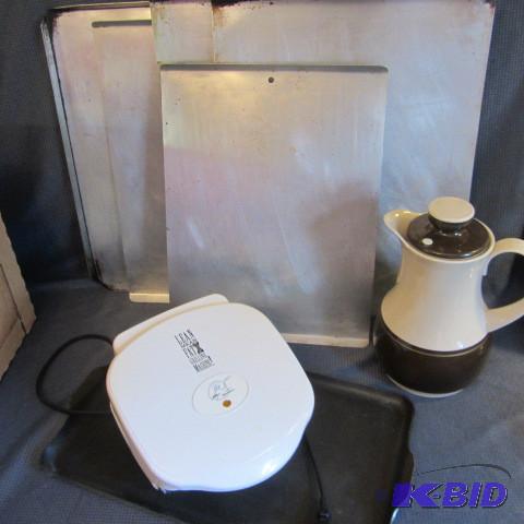 lot 47 image: Kitchenwares
