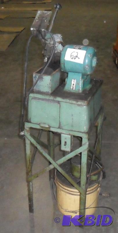 Cut saw. Precision cut saw with wor...