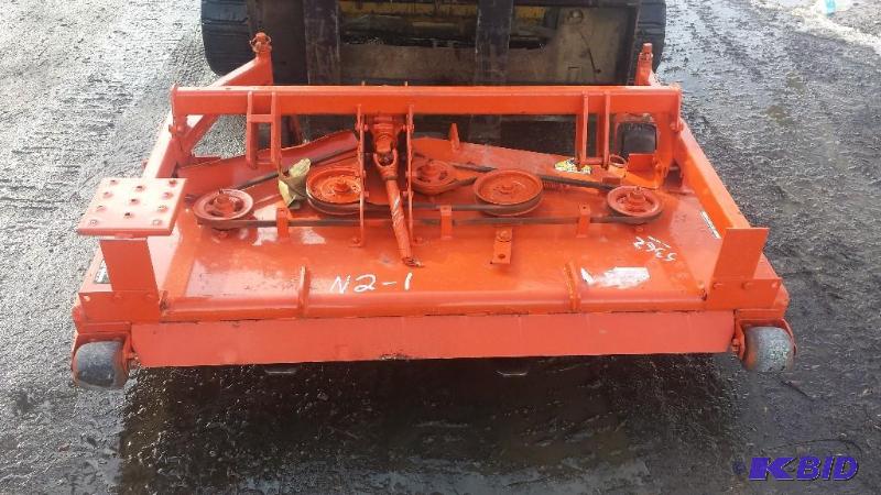 lot 13 image: Kubota Mower Deck Great shape, fres...