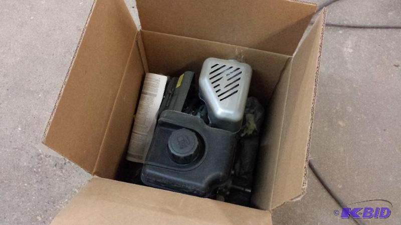 lot 17 image: Brand New in the box Briggs and Str...