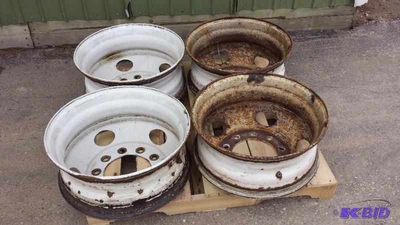 lot 21 image: Truck Rims  wheels Set of four.  2...