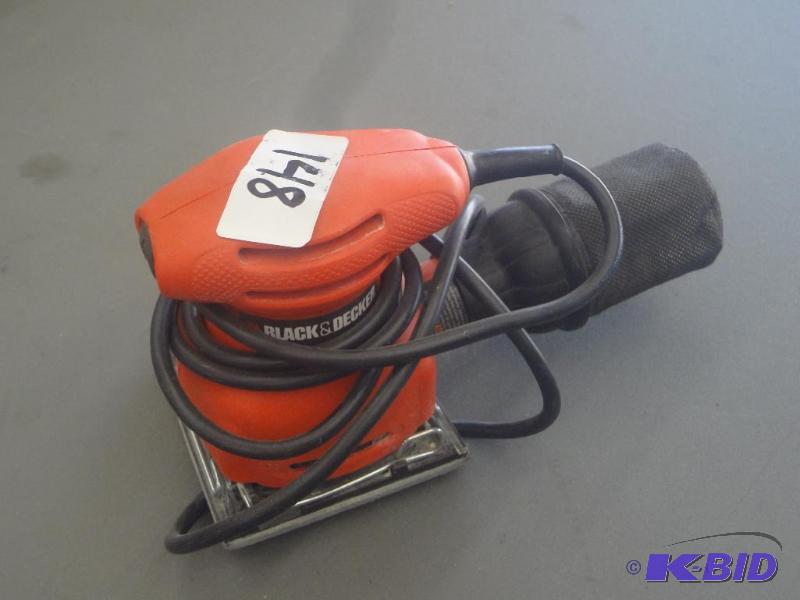 Black &amp Decker Palm Sander...