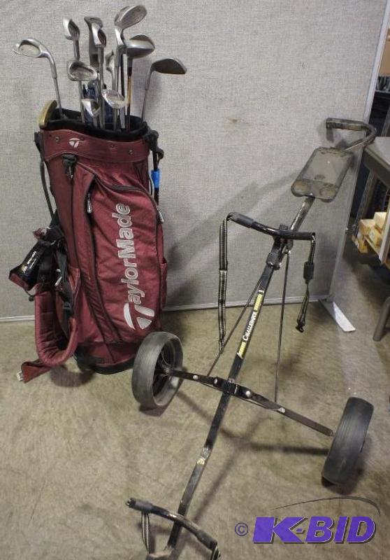 lot 22 image: Golfing lot with Golfing bag, golf ...