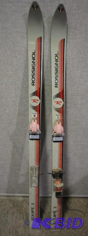 lot 28 image: Rossignol Skis  Missing one Foot ...