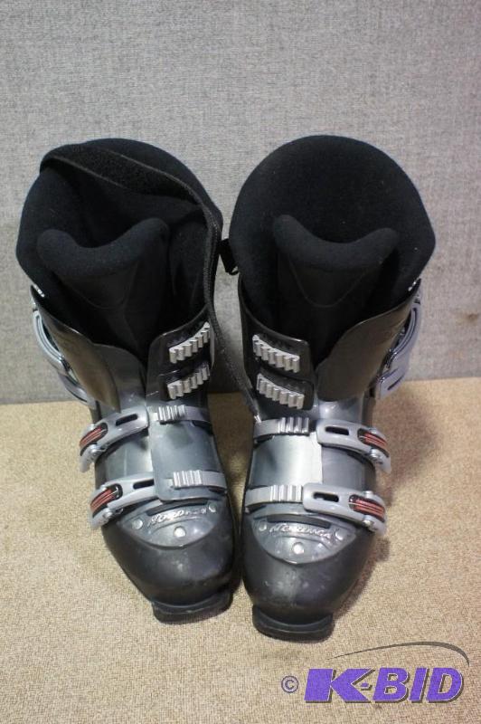 lot 30 image: Nordica BXR Ski Boots. Very nice co...