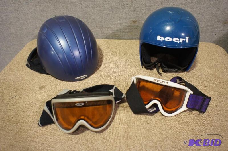 lot 32 image: Lot of (2) Helmets (Carrera & B...