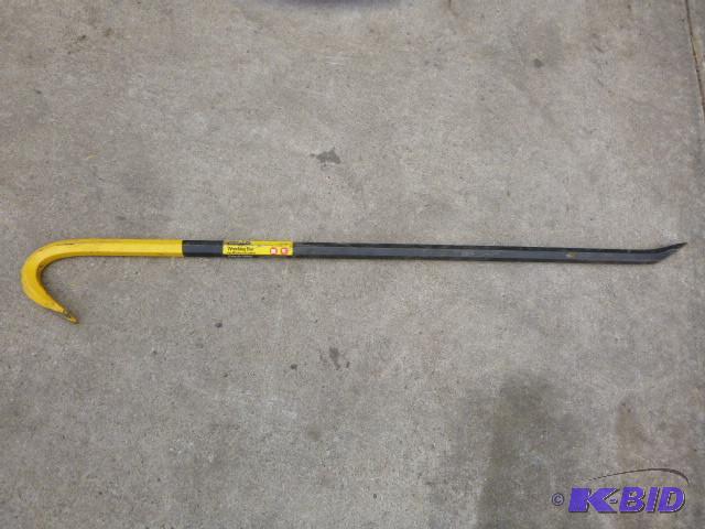 lot 100 image: 36" Wrecking Bar...
