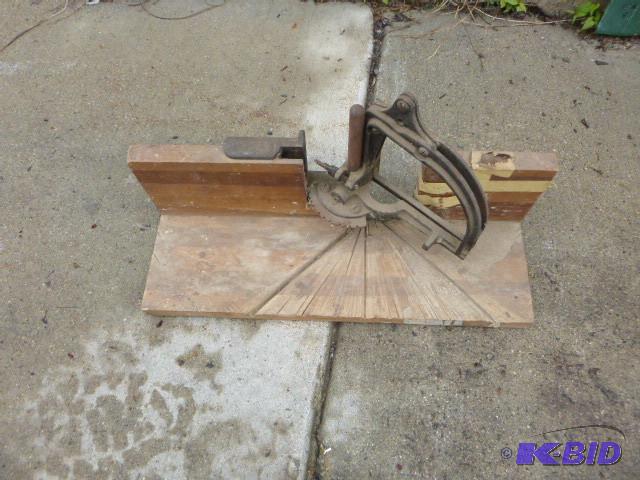 lot 114 image: Vintage Miter Box...
