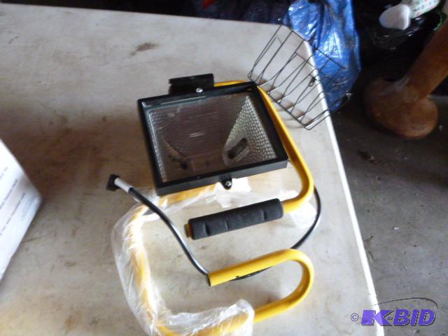 lot 12 image: Plymouth Home 500 Watt Halogen Work...
