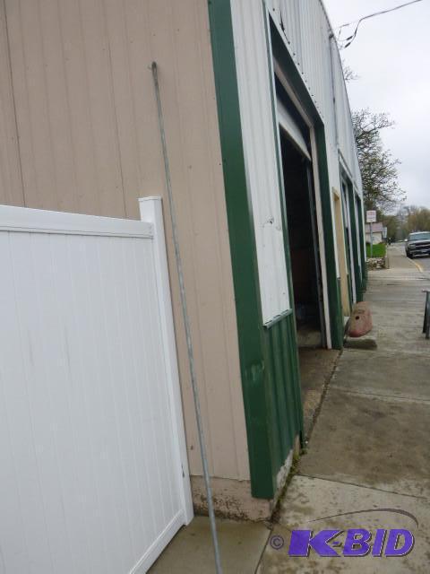 lot 121 image: Pole for Hanging Christmas Lights...