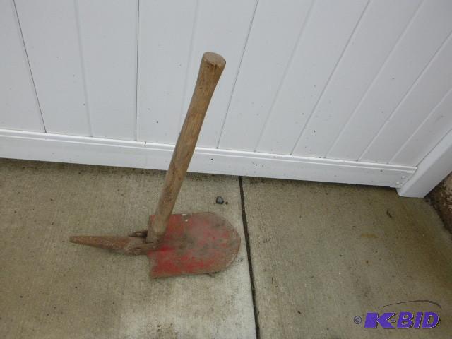 lot 130 image: Garden Pick and Shovel...