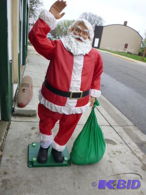lot 135 image: 6 Foot Yard Santa...