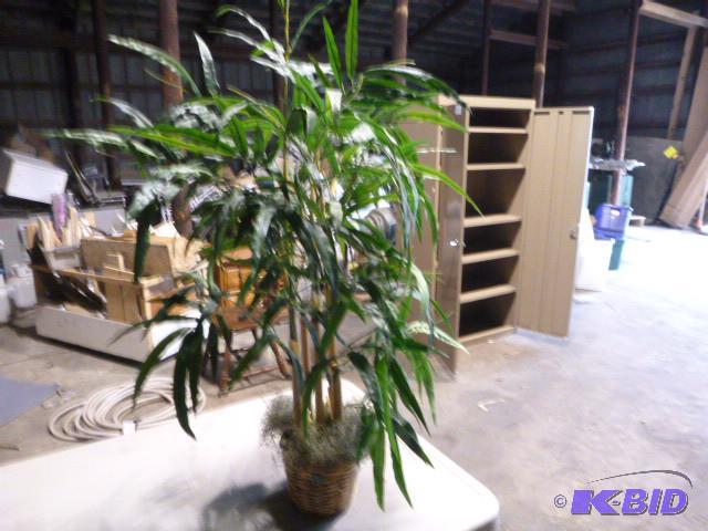 lot 160 image: Fake Plant in Basket...