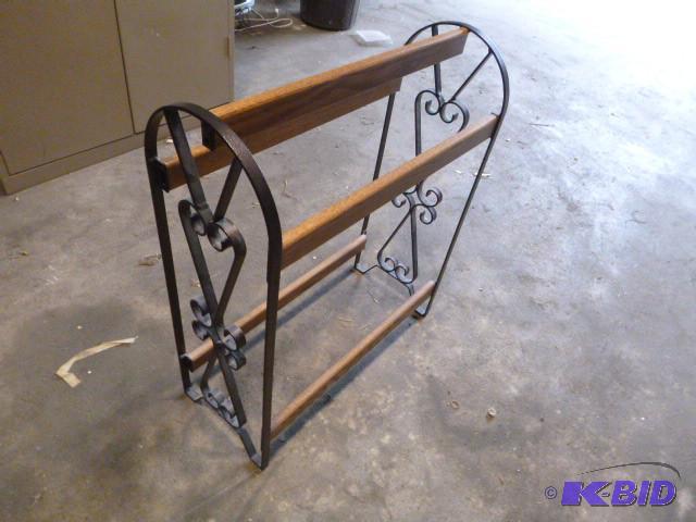 lot 165 image: Quilt Rack...