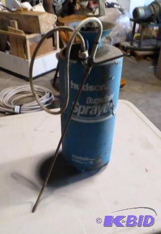 lot 185 image: Hudson Sprayer Broken pump handle...