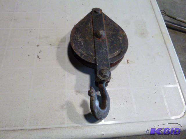 lot 193 image: Pulley with Hook...