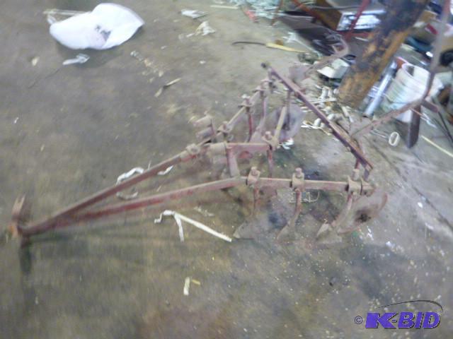 lot 225 image: 32" Cultivator...
