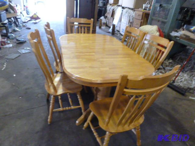 lot 232 image: Wood Table with 5 Chairs Very nice ...