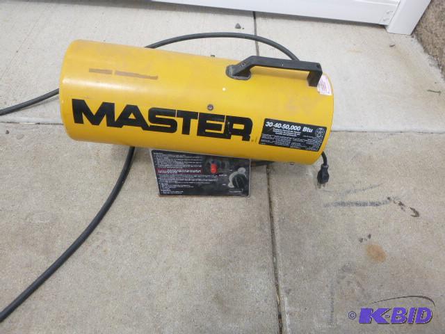 lot 239 image: Master Propane Heater 30-40-50,000 ...