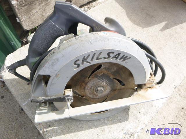 lot 55 image: Skil Saw Model #HD5657 - 7 14"...