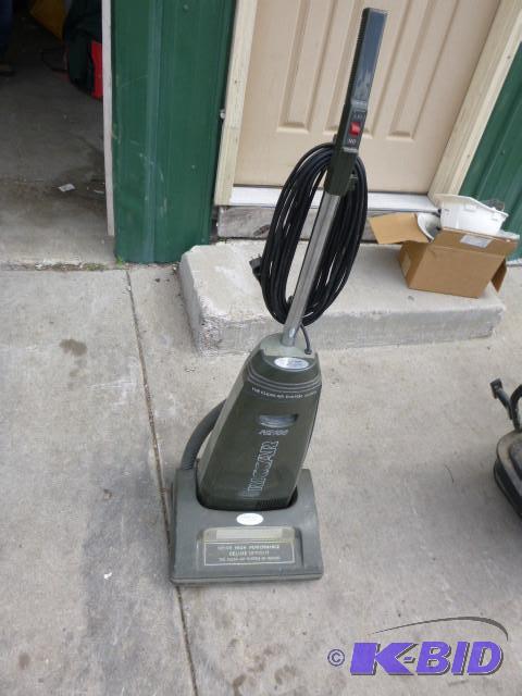 lot 60 image: Riccar N2100 Upright Vacuum Tested ...