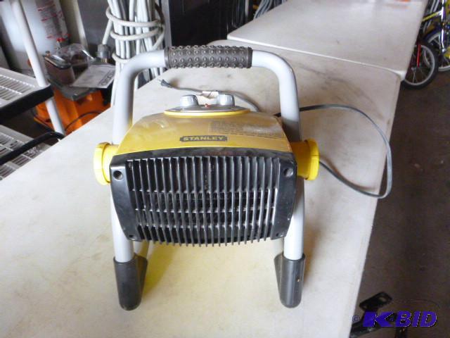 lot 78 image: Stanley Heater Model #675900 - 1500...