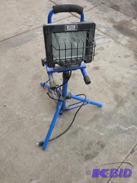 lot 85 image: Master Tradesman Work Light On trip...