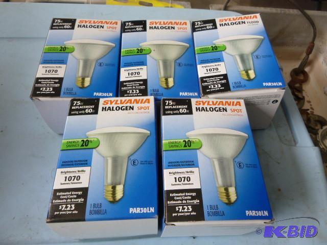 lot 97 image: 5 Sylvania 75 Watt Halogen Spot Lig...