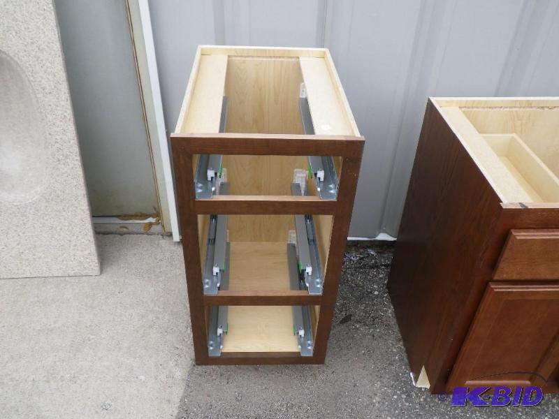 lot 32 image: Cabinet, 15w x 21d x 34 12 T...