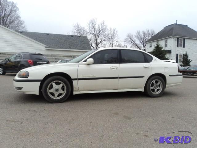 lot 4 image: Year 2001 Make Chevrolet Model I...
