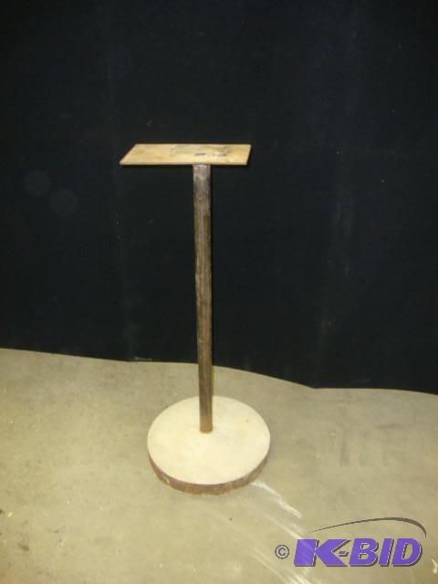 lot 10 image: Shop Pedestal Mount...