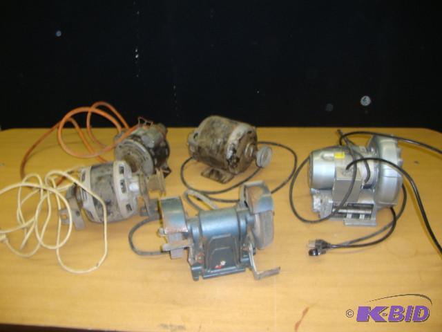 lot 132 image: Lot of Motors Pump & Bench Grin...