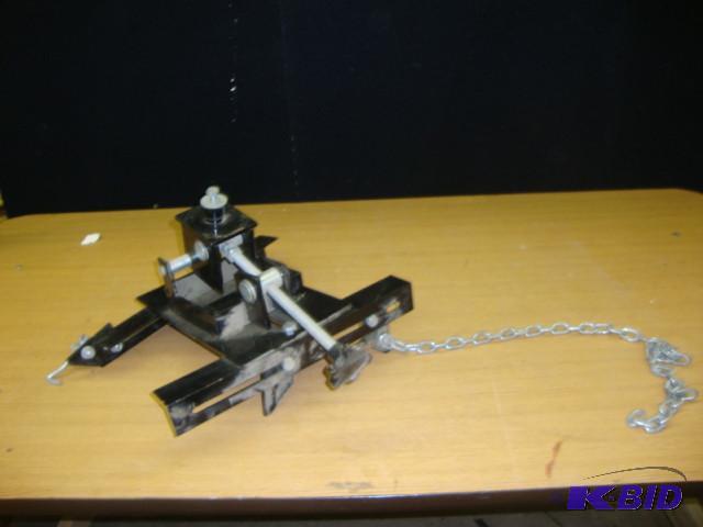 lot 139 image: Transmission Adapter for Engine Lif...
