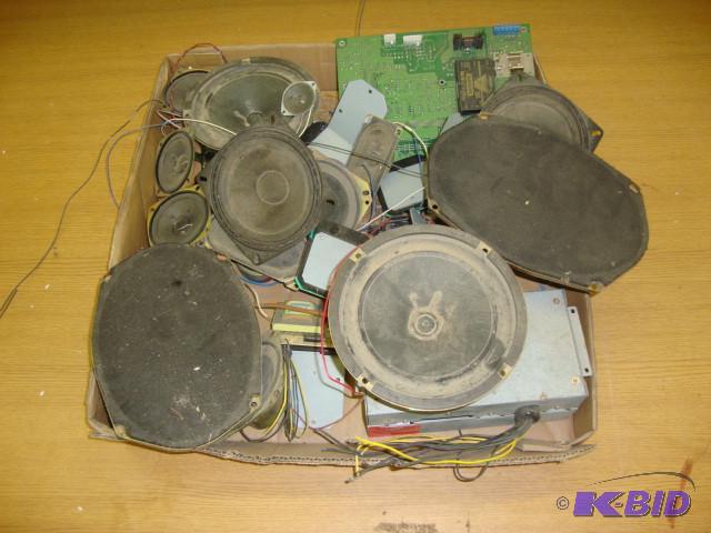 lot 54 image: Lot of Car Speakers & Circuit B...
