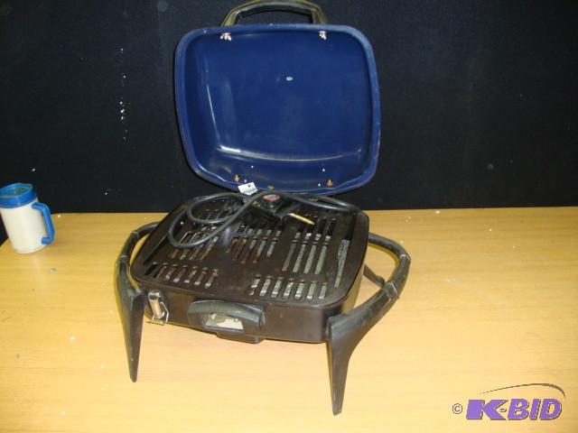 lot 63 image: Electric Grill, Blue...