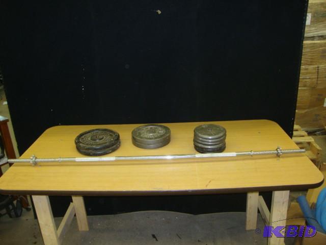 lot 95 image: Barbell & 160 lbs of Weights...