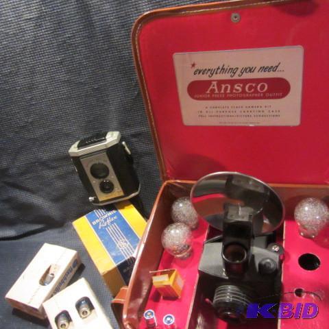Brownie Camera, Outfit