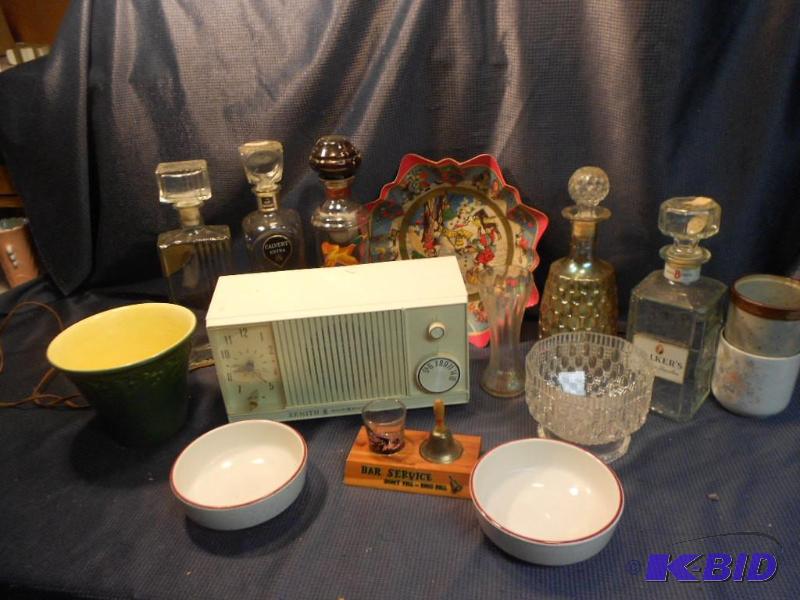 lot 100 image: Decanters, Zenith Radio