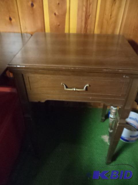 lot 128 image: Kenmore Sewing Machine