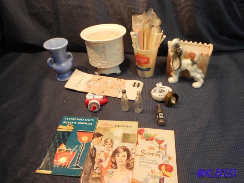 lot 14 image: Japan Items